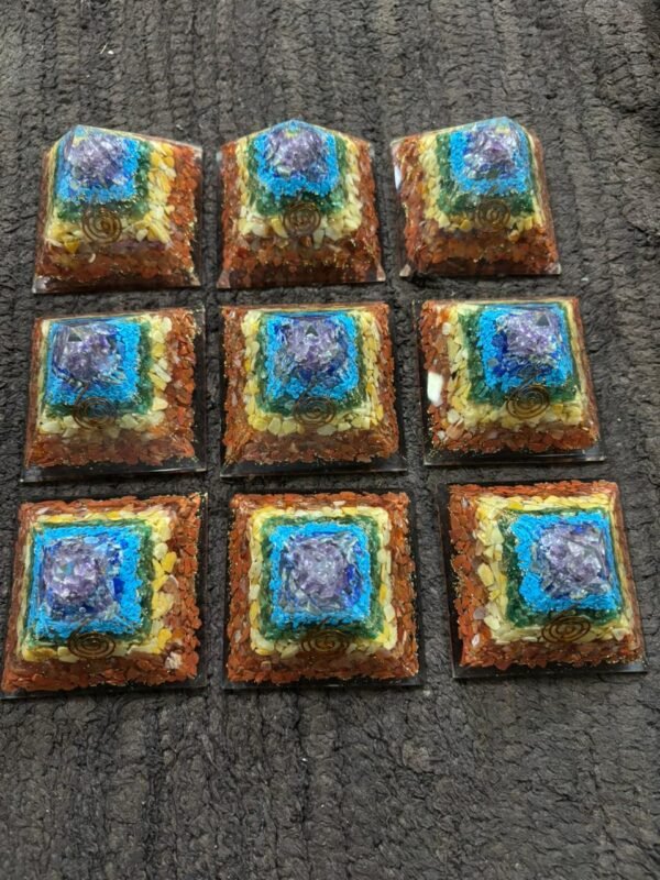 7 Chakra Chips Pyramid
